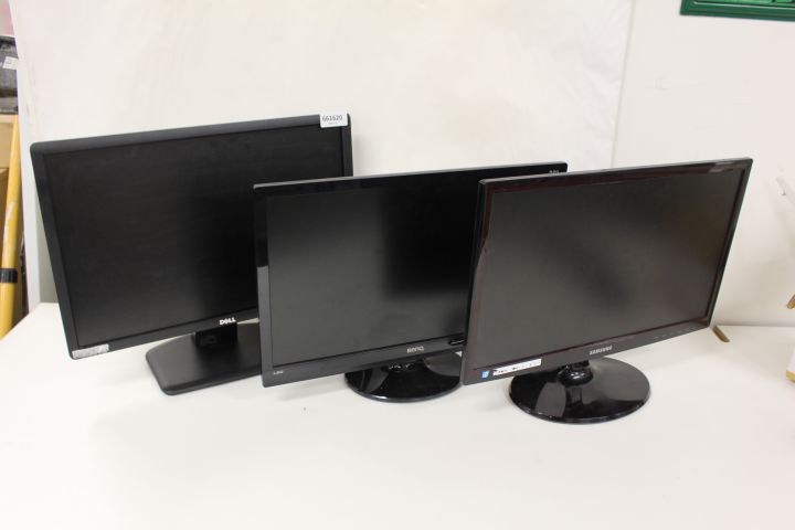 661620-1 3 computer screens - Dell, Benq and Samsung
