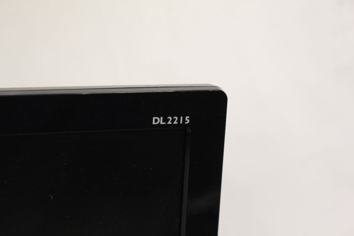661620-10 3 computer screens - Dell, Benq and Samsung
