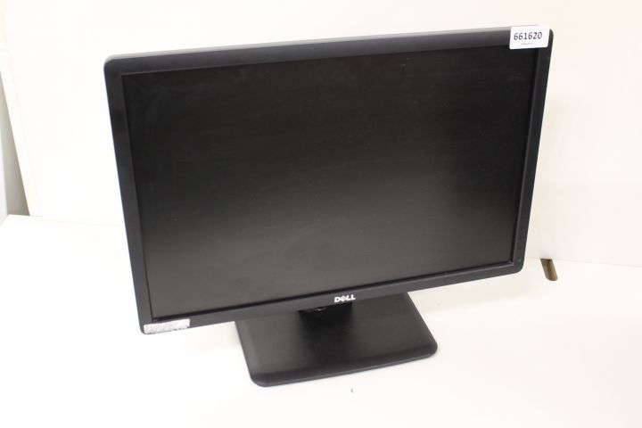 661620-12 3 computer screens - Dell, Benq and Samsung