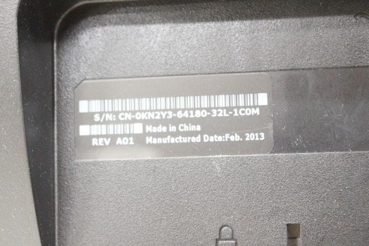 661620-15 3 computer screens - Dell, Benq and Samsung