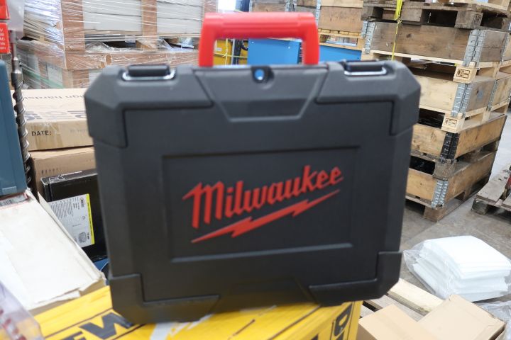 699252-2 Drill screwdriver Milwaukee M18 BLDD-502C with batteries and charger