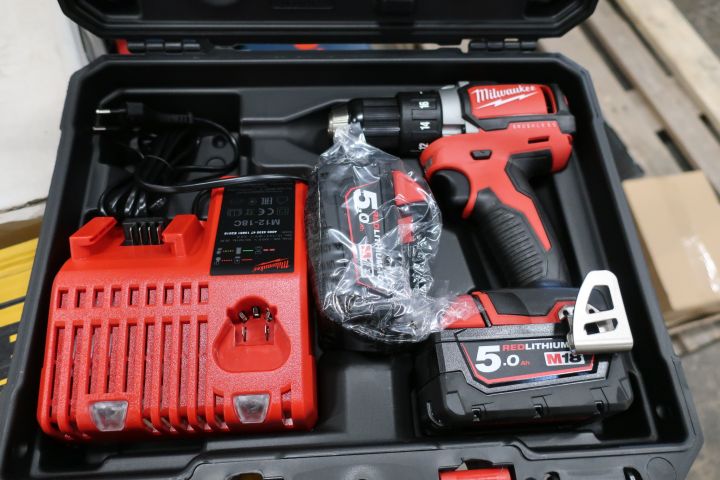 699252-3 Drill screwdriver Milwaukee M18 BLDD-502C with batteries and charger