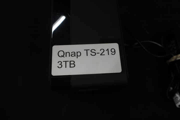 698400-2 Nas Qnap TS-219 3TB