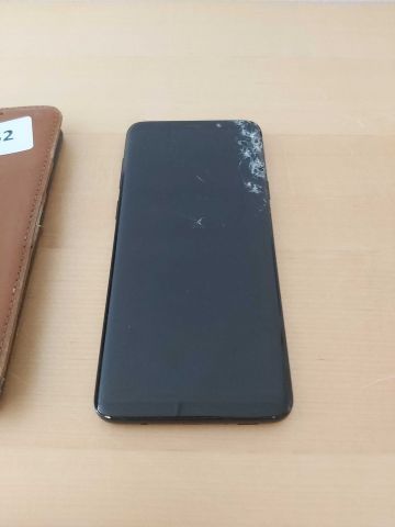 661652-2 Mobile phone Samsung Duos broken screen