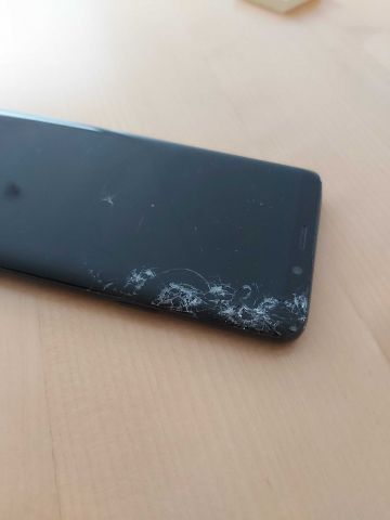 661652-7 Mobile phone Samsung Duos broken screen
