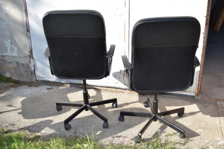 633128-2 2 Ikea Fingal work chairs