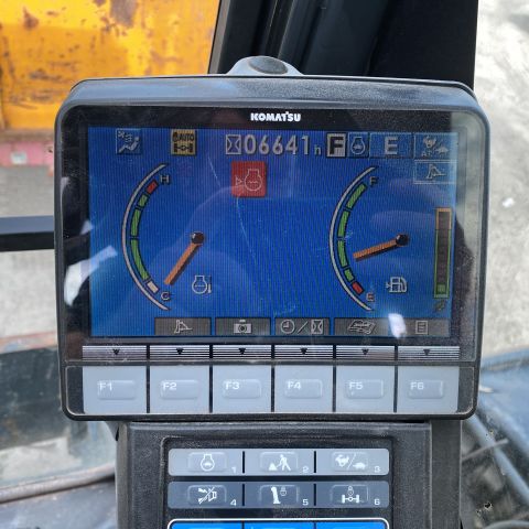 661315-45 Komatsu PW148-8 Wheeled excavator with trailer