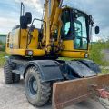 661315-3 Komatsu PW148-8 Wheeled excavator with trailer