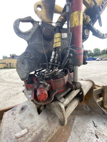 661315-32 Komatsu PW148-8 Wheeled excavator with trailer