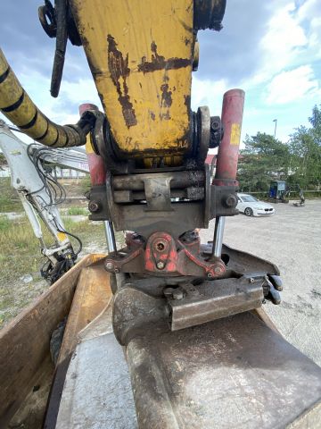 661315-33 Komatsu PW148-8 Wheeled excavator with trailer