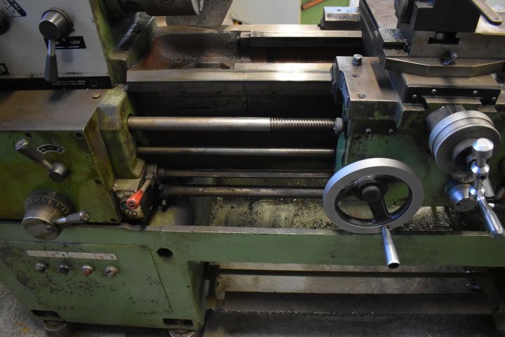 701320-7 Lathe Victor 400x1000 with accessories - 1979