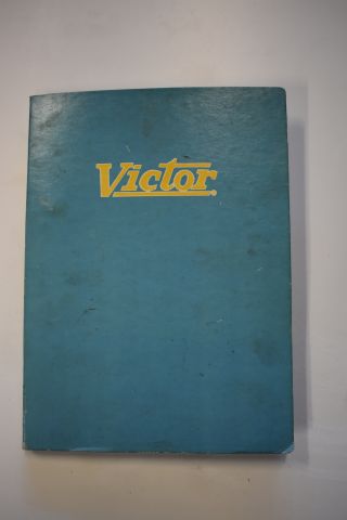 701320-17 Lathe Victor 400x1000 with accessories - 1979