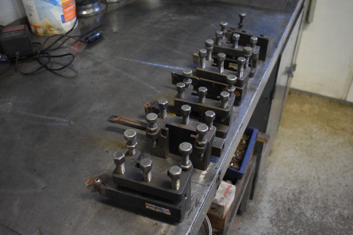 701320-35 Lathe Victor 400x1000 with accessories - 1979