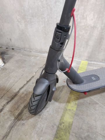 700902-3 Electric scooter Xiaomi Mi M365 (Black, 25km / h, 12.5kg)