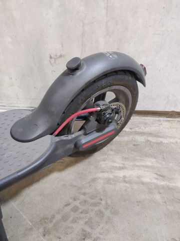 700902-4 Electric scooter Xiaomi Mi M365 (Black, 25km / h, 12.5kg)