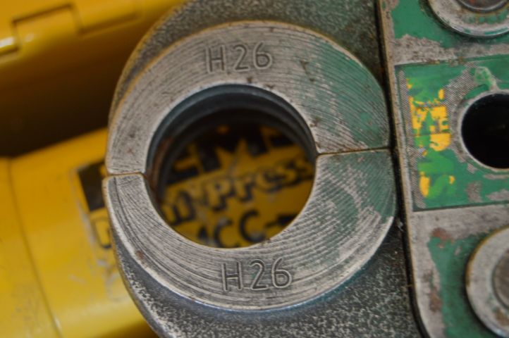 658803-5 Invoiced on 709256 - Rems minipress with 4 press jaws