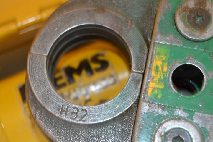 658803-6 Invoiced on 709256 - Rems minipress with 4 press jaws