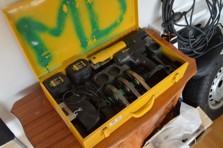 658804-9 Invoiced on 709256 - Rems mini press with 3 press jaws