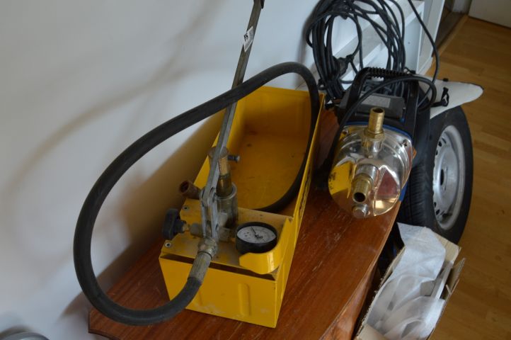 658805-6 Invoiced on 709256 - Sample pressure pump Rems + Water pump