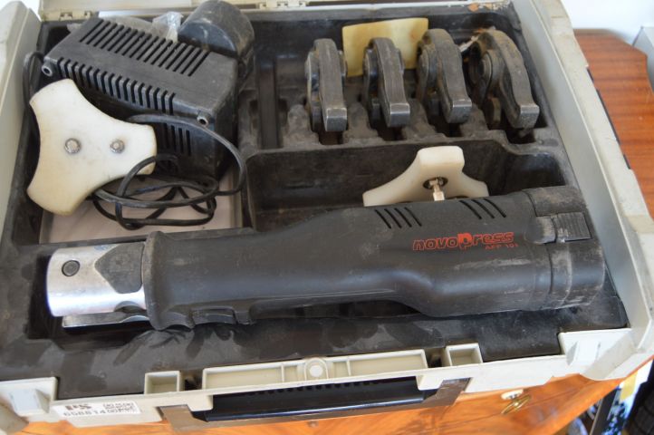 658814-5 Novopress AFP 101 with 4 press jaws