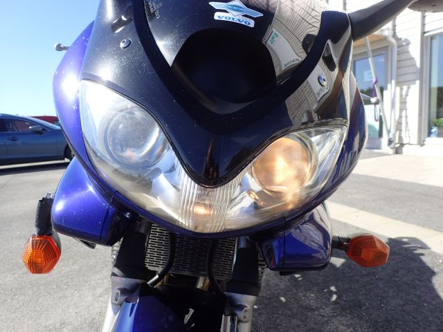 687693-27 Suzuki Bandit 1200 S -05 Reg No. XAJ530