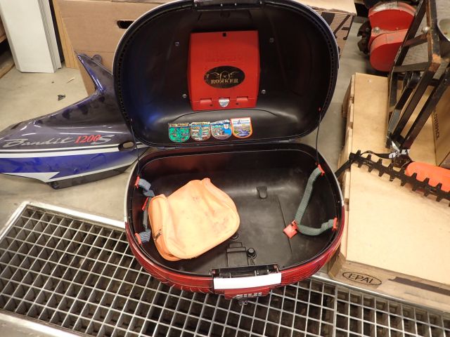 687693-58 Suzuki Bandit 1200 S -05 Reg No. XAJ530