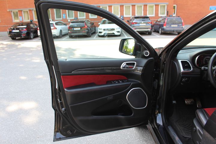 701353-31 Jeep Grand Cherokee SRT Red Vapor 6.4 V8 4WD Automatic, 468hp, PSU603 (2,958 mil) -15