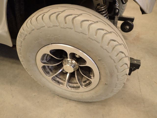 687694-7 Eloped/Permobil.