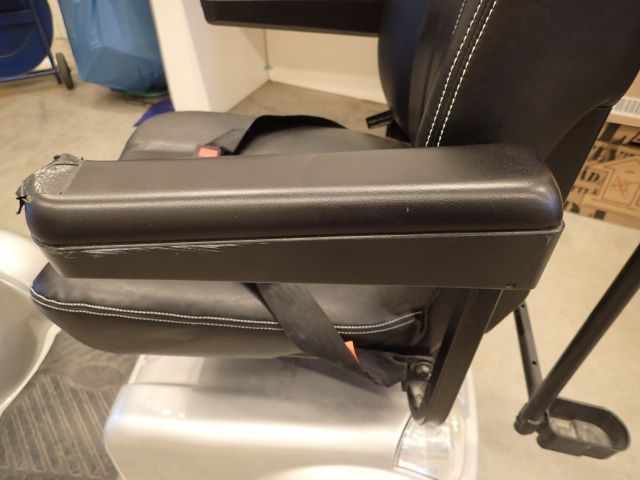 687694-10 Eloped/Permobil.