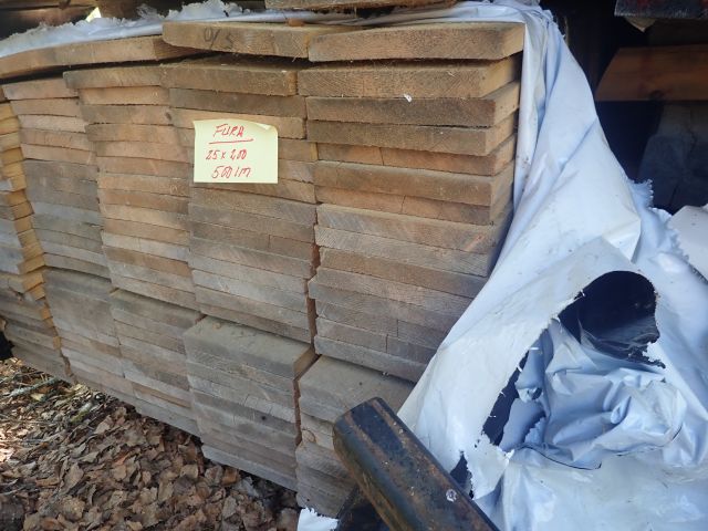 576311-5 Plank 25x200 pine, about 500 running meters