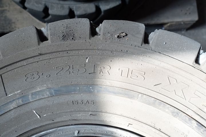 702708-4 Truck Tires