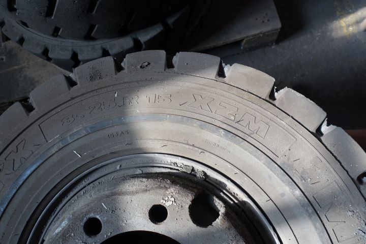 702708-6 Truck Tires