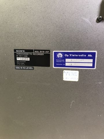 702661-5 Sony BVW-35P Portable Videocassette Recorder Betacam SP / Kannettava Betacam-nauhuri