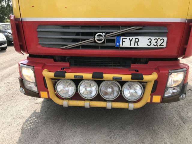 702871-4 Volvo FL240 4x2 salvage car transport 2007