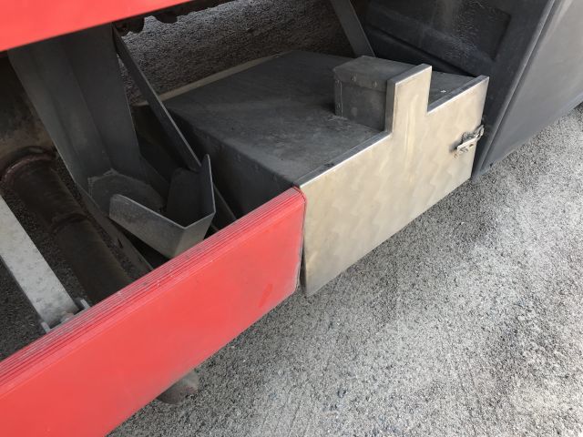 702871-12 Volvo FL240 4x2 salvage car transport 2007