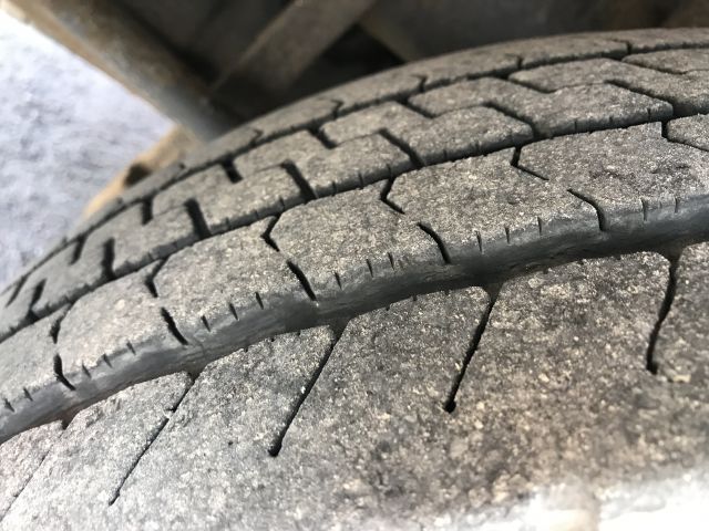 702871-21 Volvo FL240 4x2 salvage car transport 2007