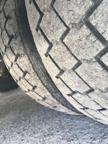 702871-23 Volvo FL240 4x2 salvage car transport 2007