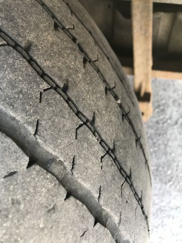 702871-24 Volvo FL240 4x2 salvage car transport 2007