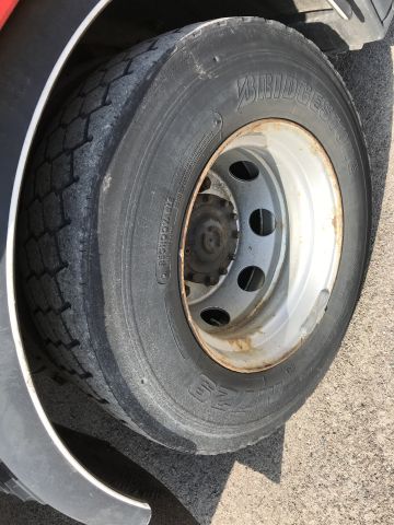 702871-25 Volvo FL240 4x2 salvage car transport 2007