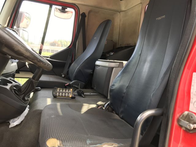 702871-27 Volvo FL240 4x2 salvage car transport 2007