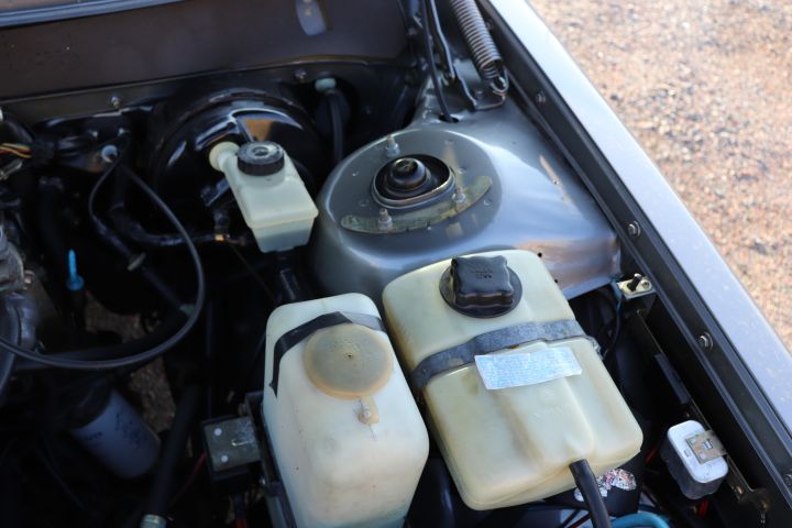 692314-19 Volvo 244 diesel -83