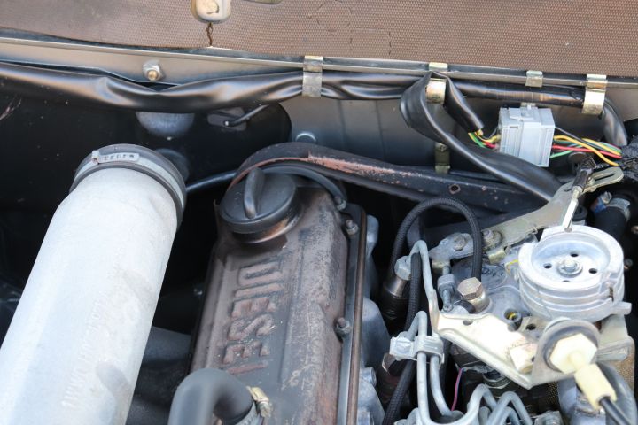 692314-21 Volvo 244 diesel -83