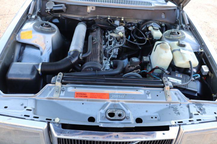 692314-22 Volvo 244 diesel -83