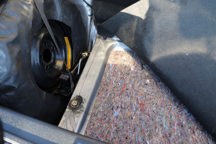 692314-24 Volvo 244 diesel -83