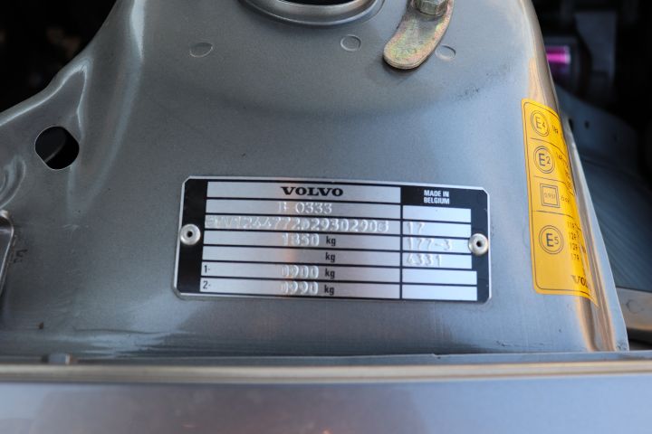 692314-27 Volvo 244 diesel -83