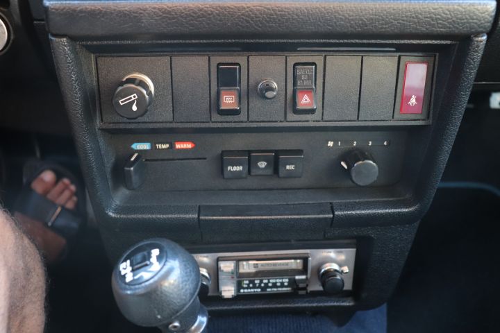 692314-28 Volvo 244 diesel -83