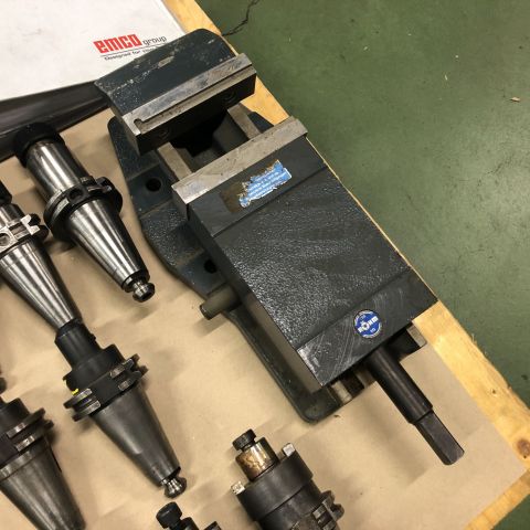 697088-32 VMC Emco Concept Mill 450