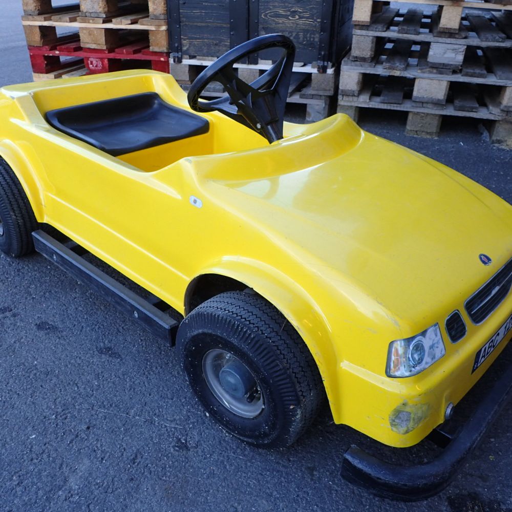 687698-1 Elbil för barn. Saab 12V