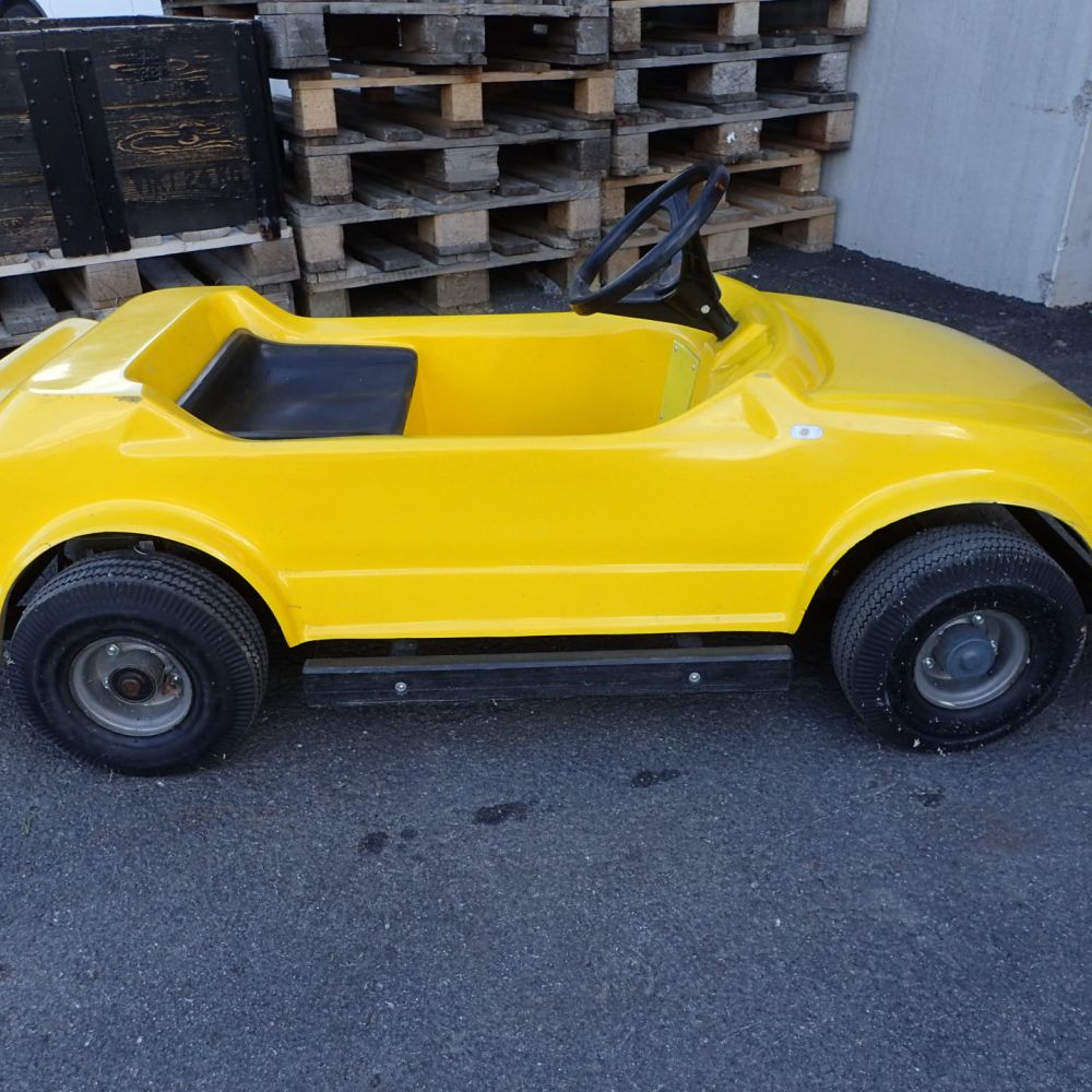 687698-2 Elbil för barn. Saab 12V