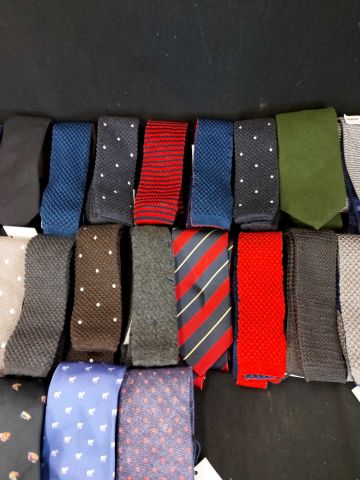 703418-3 Ties 23st Armani, Rosi Ghezzi, A.Christensen mm